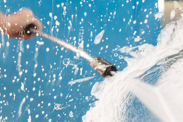 Best Animal Enclosure Cleaning  in Oakland Park, FL